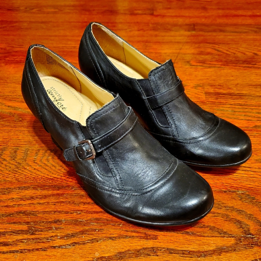 Strictly Comfort Oxford-style buckled heels